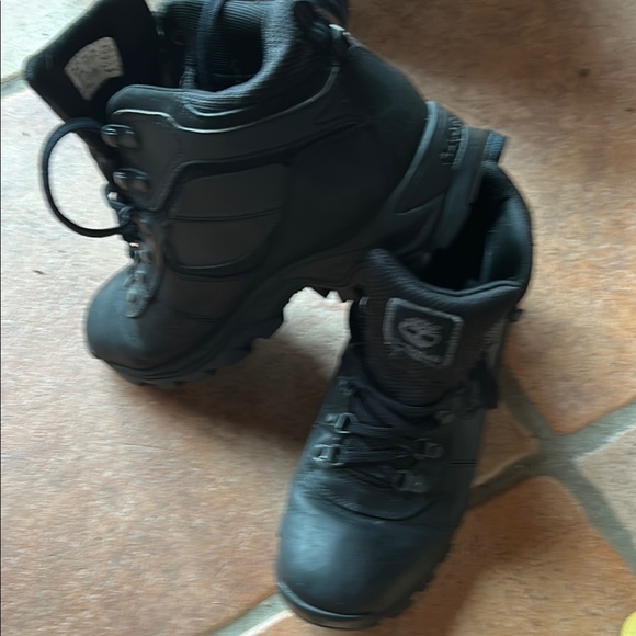 Timberland Men's Black Boots - Picture 2 of 4